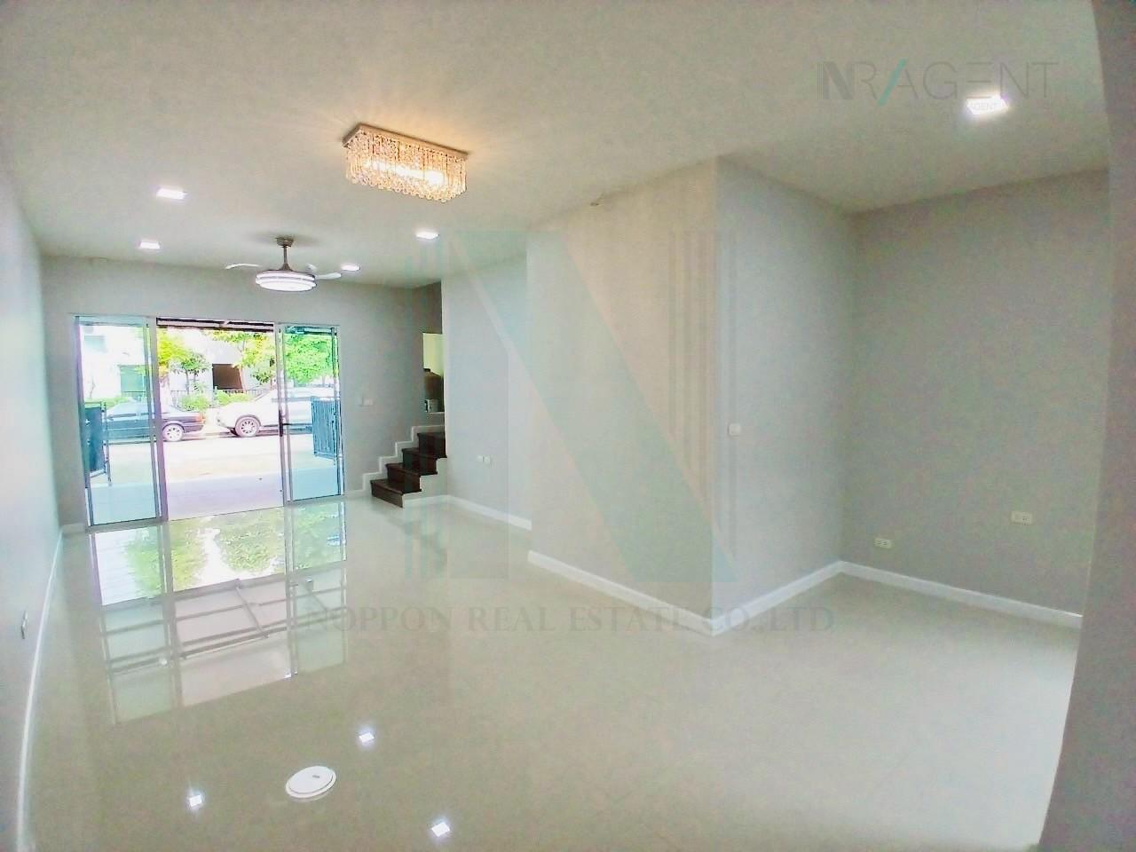 ขายทาวน์โฮม 3 ห้องนอน 170 ตร.ม. 19.4 ตร.ว. เบล็สทาวน์ รามอินทรา 127