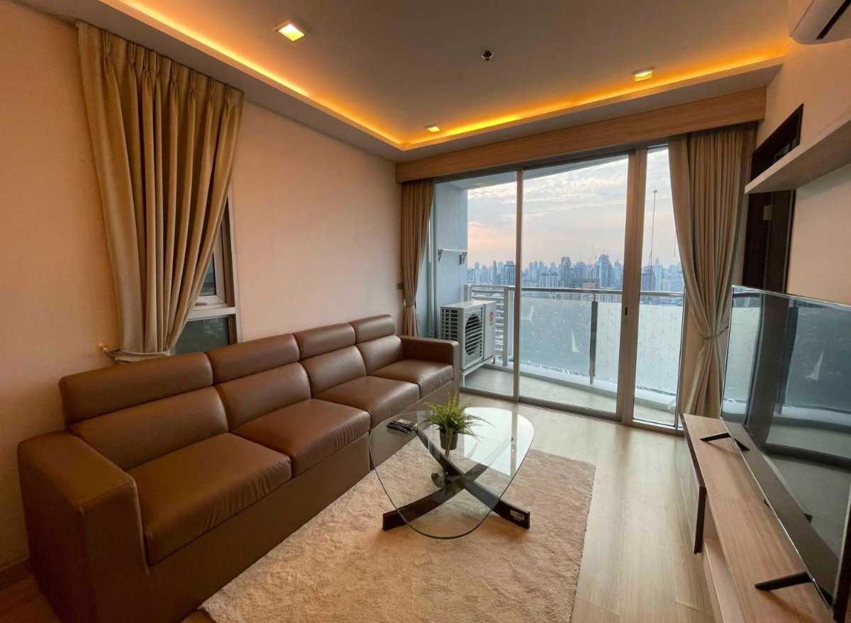 picture Sky Walk                         Residence  - 6/12