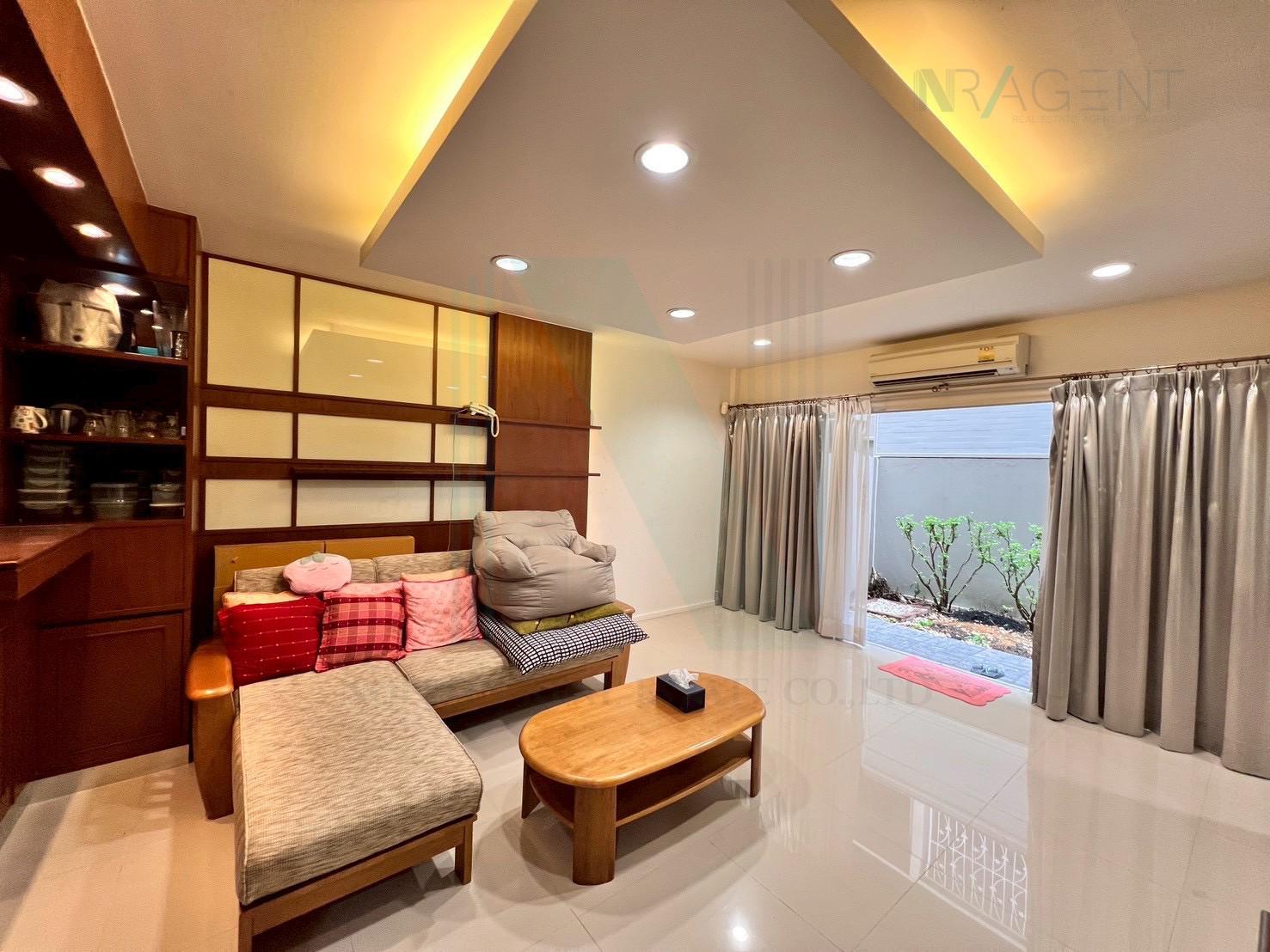 3-bed townhouse for rent, 200 sqm, 22 sq wah, NOBLE CUBE PATTANAKARN