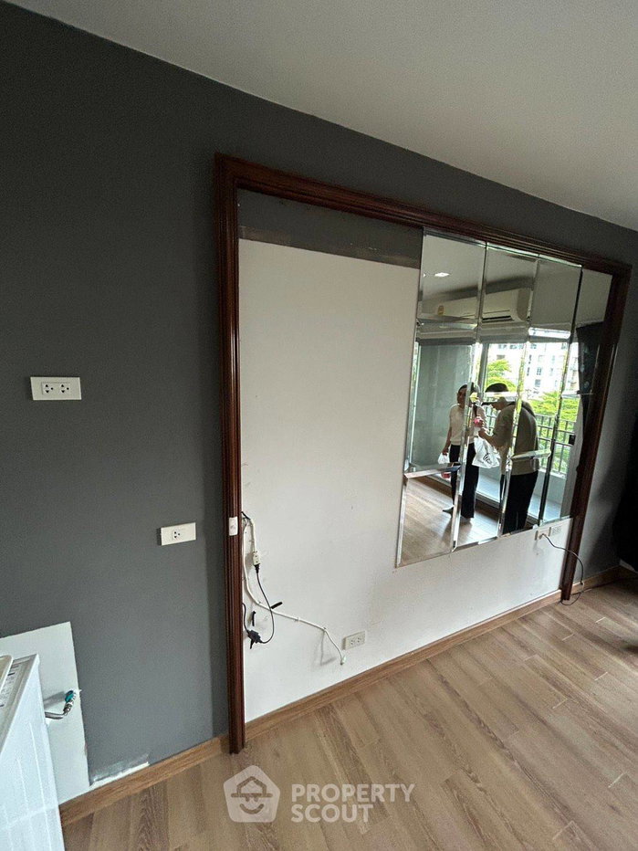 picture 2-BR Condo at The Seed Musee Sukhumvit 26 near BTS Phrom Phong (ID 883656) - 8/27