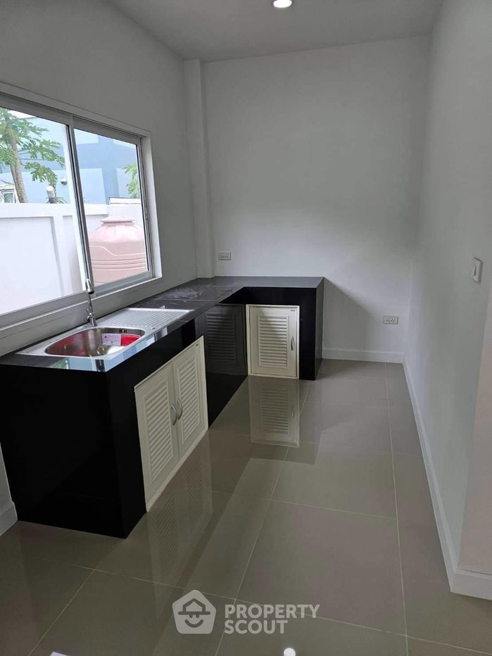 รูป บ้าน 4 ห้องนอน ขนาด 200 ตร.ม. ย่านบางแคเหนือ กรุงเทพฯ (ID 3356522) - รูปที่ 8/18