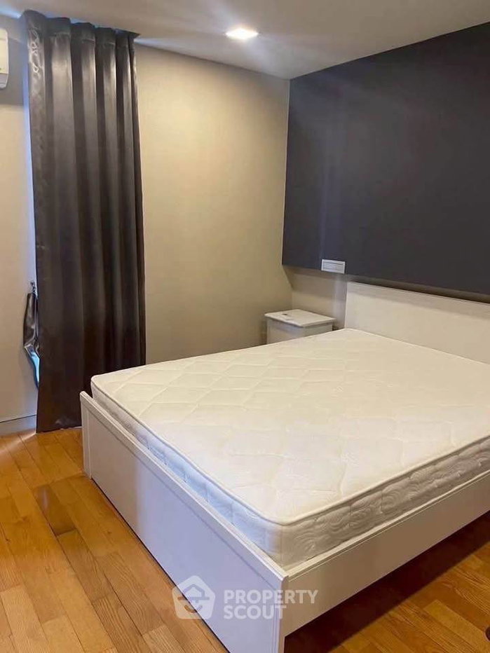 picture 200m To MRT Sam Yan | 2-BR Quad Silom Condominium (ID 3322231) - 3/5