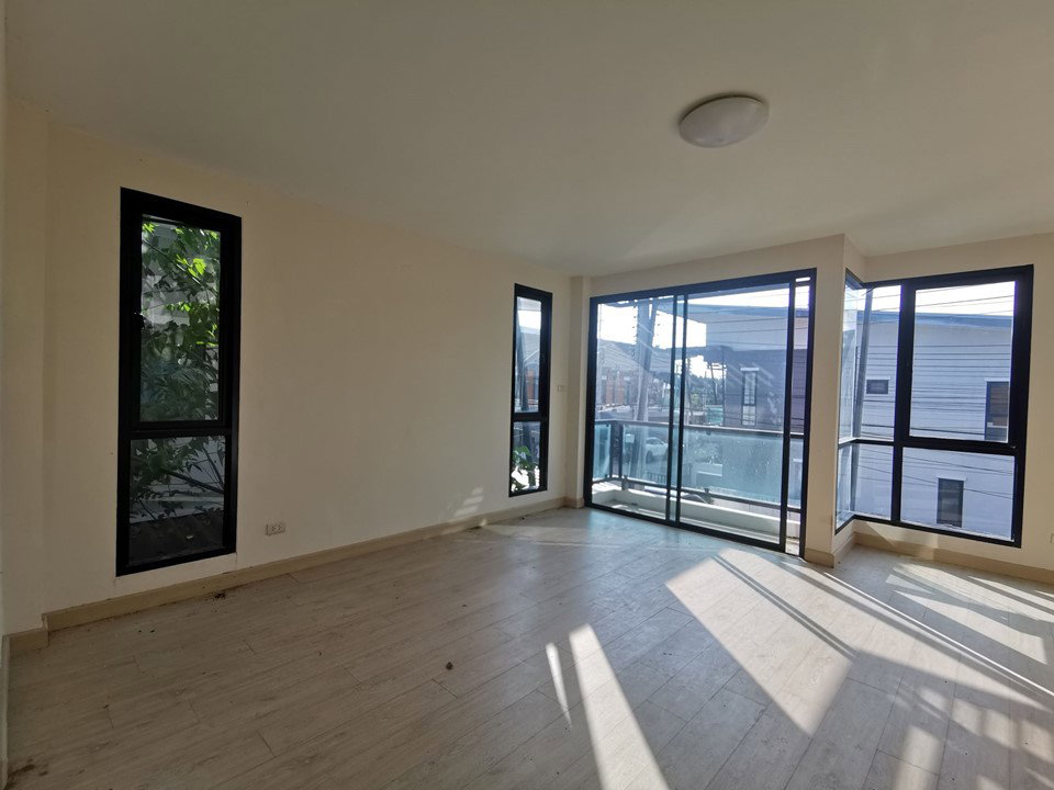 picture LAND 29 Sq.w. Si Racha Chonburi for 1.9M - 4/5