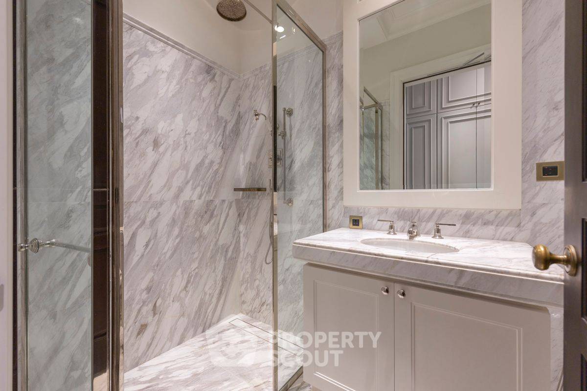 picture 3-BR 245 Sqm Near BTS Phloen Chit At 98 Wireless (ID 3356466) - 36/47
