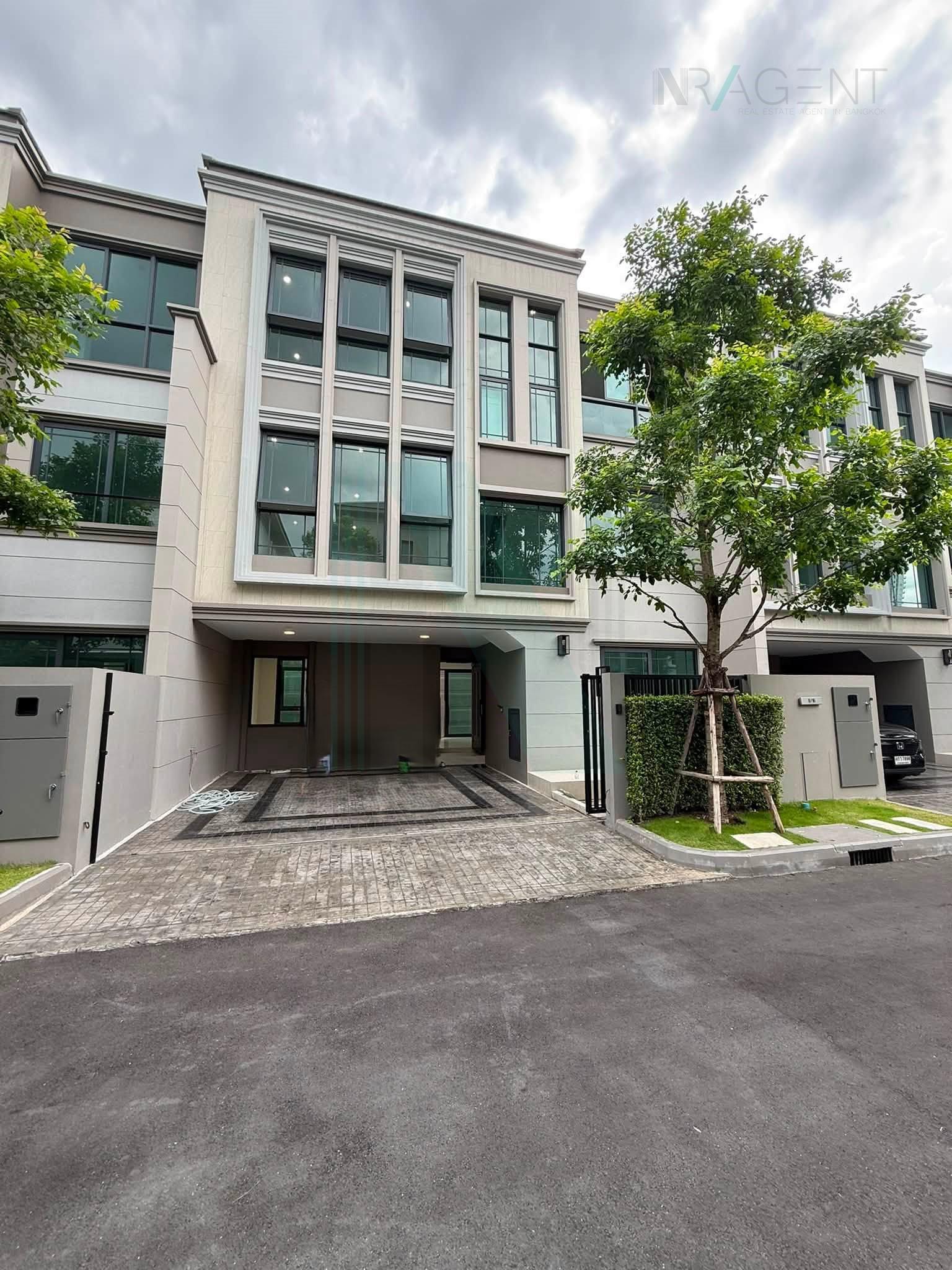ให้เช่าทาวน์โฮม 3 ห้องนอน 228 ตร.ม. 30.3 ตร.ว. บ้านกลางเมือง คลาสเซ่ รัชโยธิน