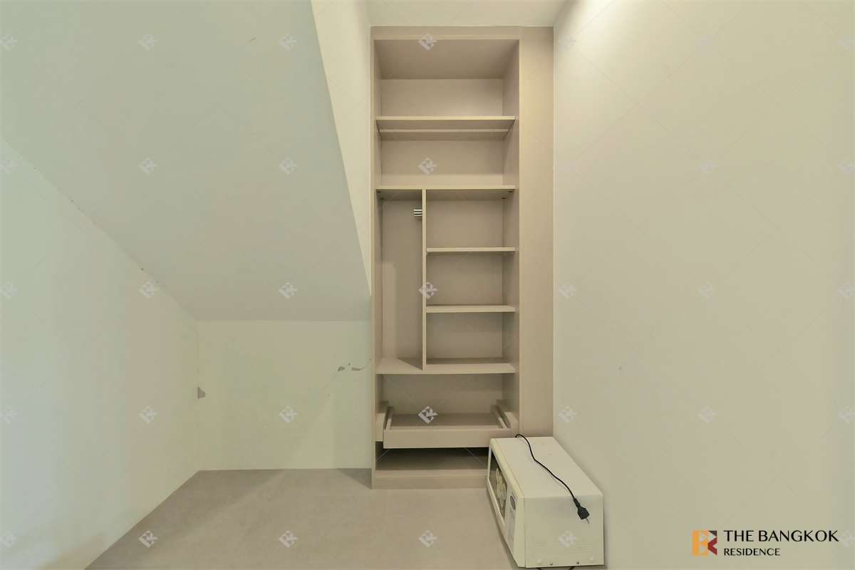 picture The Room Sukhumvit 21 Start Elevated Living at a Price Youll Love - 5/10