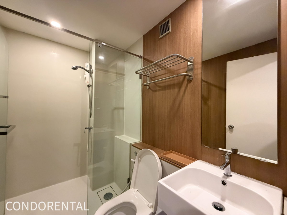 รูป Blossom Condo @ Sathorn - Charoenrat ห้องสวย ราคาดี สอบถามเพิ่มเติมได้ที่ Line @condorental - รูปที่ 13/15