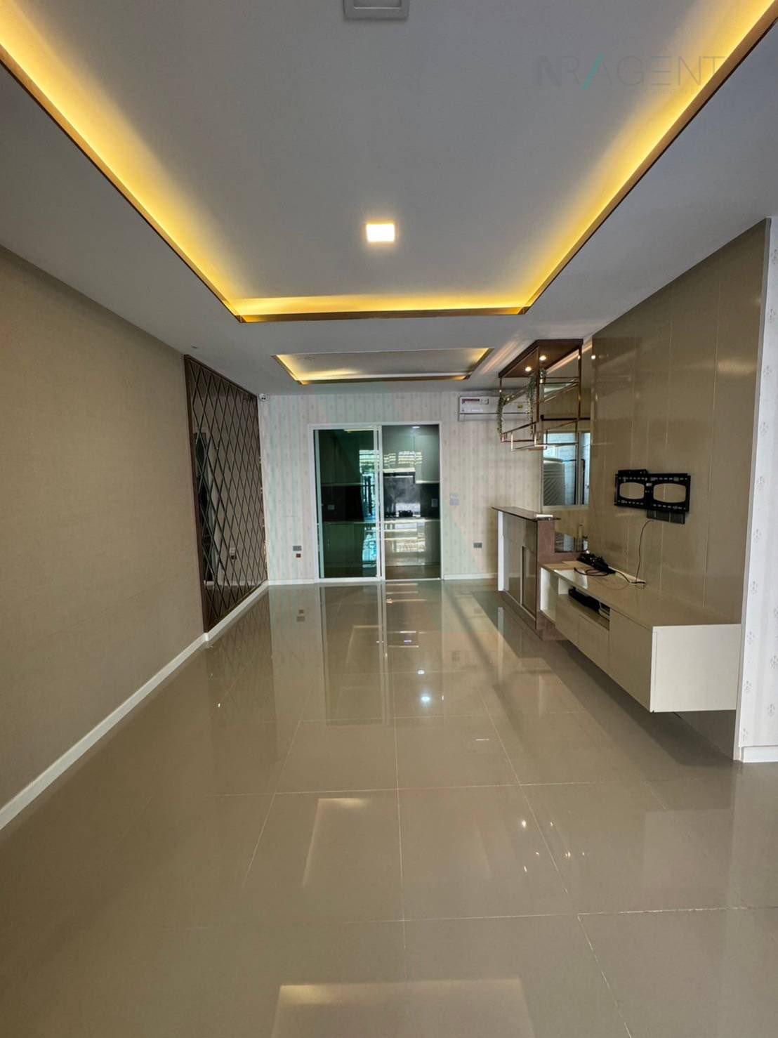 2-bed townhouse for sale, 160 sqm, 21 sq wah, The Verona Village Krungthepkrita-Rama 9
