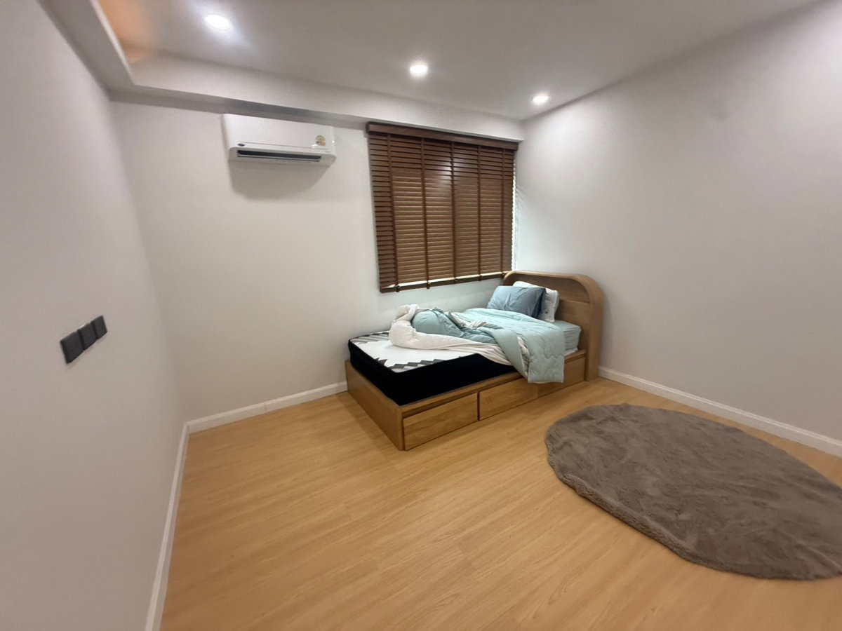 รูป บ้านส่วนตัว🏠มีสระว่ายน้ำในตัวบ้าน ขนาด 168 ตรม. 5ห้องนอน 5 ห้องน้ำ มีห้องเก็บของ ระบบมีรีโมท มีกล้องงวจรปิด ใกล้อ่างมาบประชัน - รูปที่ 17/44