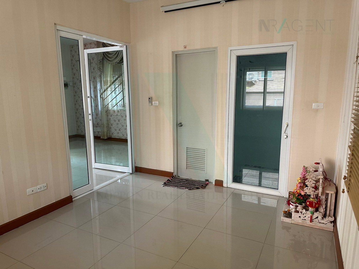 รูป 📌 ให้เช่าทาวน์เฮาส์ 3 ชั้น บ้านลภาวัน 17 3 ห้องนอน 4 ห้องน้ำ - รูปที่ 3/8