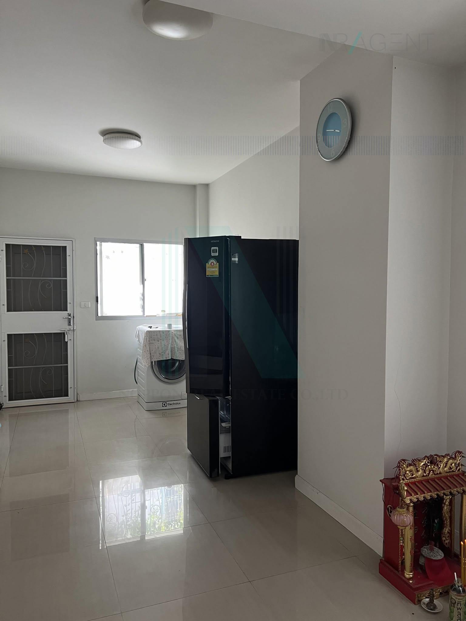 3-bed townhouse for sale, 152 sqm, 16.5 sq wah, Townplus Prachauthit