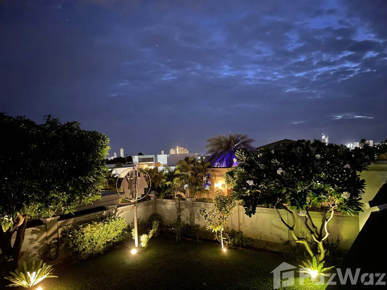 picture Secluded pool villa on sought-after estate 6798145 - 7/16