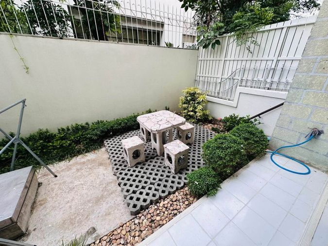 ให้เช่าทาวน์โฮม 4 ห้องนอน 350 ตร.ม. 33 ตร.ว. ชิชา คาสเทิล