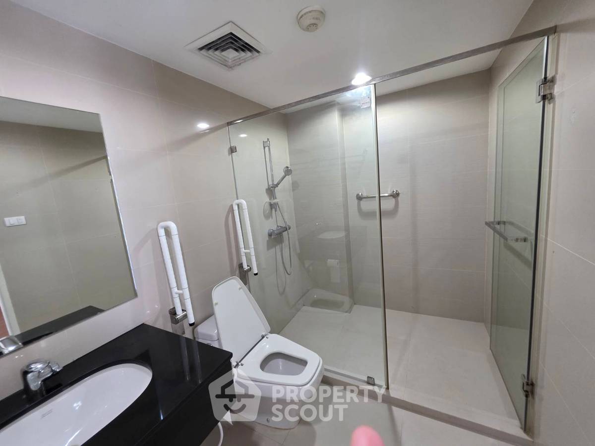 picture 5-BR Condo at Belle Grand Rama 9 near MRT Phra Ram 9 (ID 2390207) - 17/17