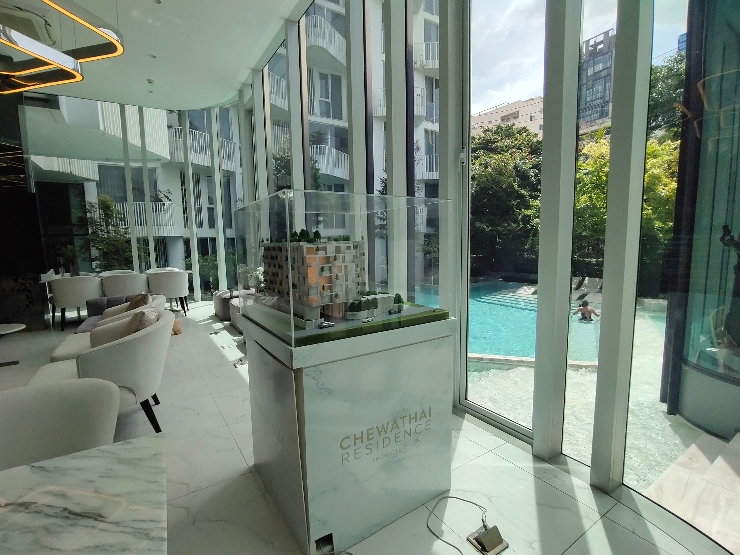 รูป 🔥 ขายคอนโด Pool Access ห้องมุมหายากที่สุดในทองหล่อ มีห้องเดียวเท่านั้น!
คอนโดหรูทองหล่อ พร้อมสระว่ายน้ำหน้าห้อง | Fully Furnished | ใกล้ BTS ทองหล่อ - รูปที่ 21/42