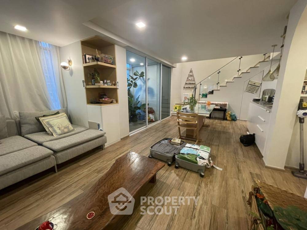 รูป ดูเพล็กซ์ 4-ห้องนอน ที่ มาเอสโตร 01 สาทร - เย็นอากาศ ใน ทุ่งมหาเมฆ (ID 1448522) - รูปที่ 1/23