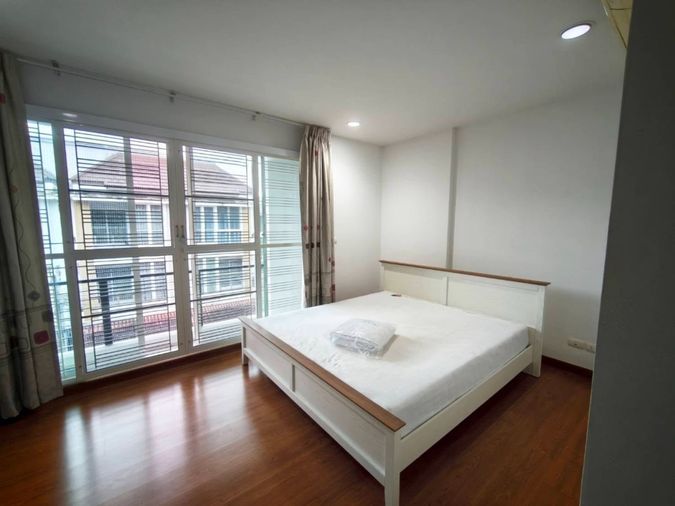 ให้เช่าทาวน์โฮม 3 ห้องนอน 167 ตร.ม. 20 ตร.ว. บ้านกลางเมือง เอสเซ้นส์ สาทร - ตากสิน 2