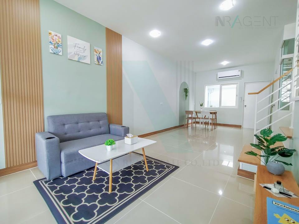 รูป 📌 ขายทาวน์เฮาส์ โครงการ โกลเด้น ทาวน์ ศรีนครินทร์-สุขุมวิท 2 ชั้น 4 ห้องนอน 2 ห้องน้ำ - รูปที่ 3/8