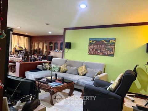 2-BR Condo For Sale, D.S. Tower 2 Sukhumvit 39 Near MRT Sukhumvit (ID 3356461)