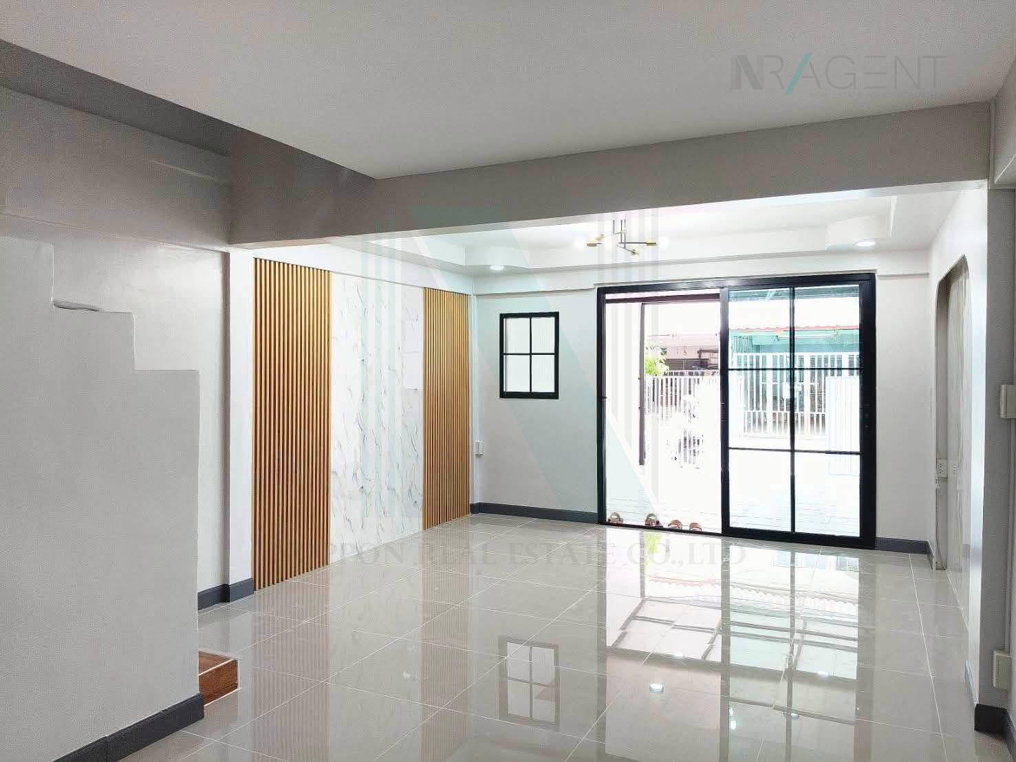 3-bed townhouse for sale, 101 sqm, 22 sq wah, Mitpracha