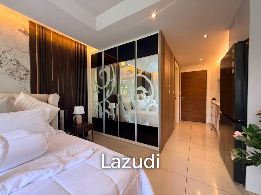 picture Sunset Boulevard 1 Newly Renovated Studio Condo for Sale - 4/12