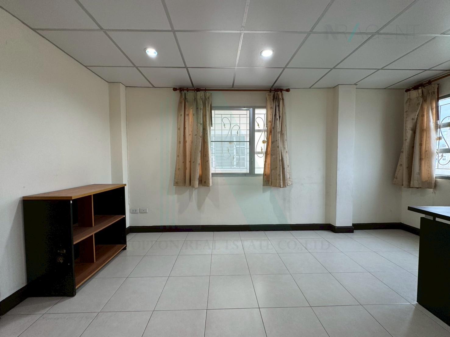 4-bed house for sale, 152 sqm, 31 sq wah, Baan Imumporn Pinklao - Thaweewatthana