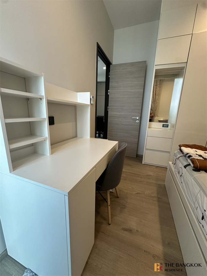 picture The Crest Park Residences near MRT Phahonyothin Station Convenient Travel, Great Value per Square Meter - 10/10