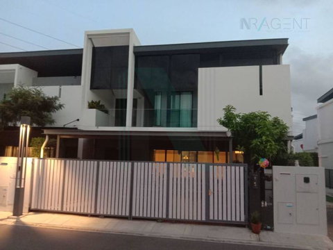 📌 ขายบ้านเดี่ยว โครงการ วีเว่ บางนา กม. 7 2 ชั้น 3 ห้องนอน 4 ห้องน้ำ