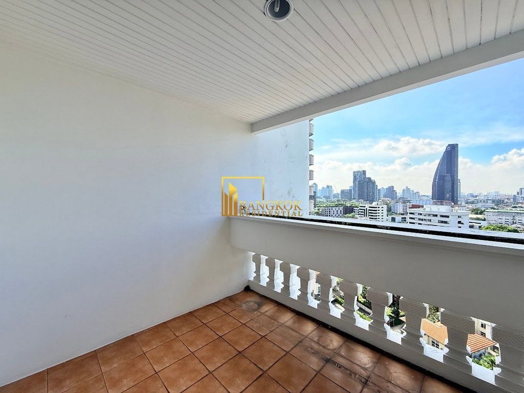 picture Enormous 5 Bedroom Duplex Apartment in Phrom Phong - BR0350AP - 29/71
