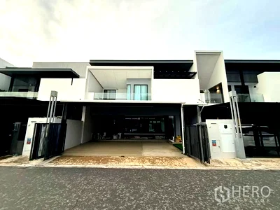 Townhouses for rent Samut Prakarn : For Rent 3 Bedroom Townhouse in VIVE Bangna KM 7 in Bang Kaeo, Bang Phli, Samut Prakan