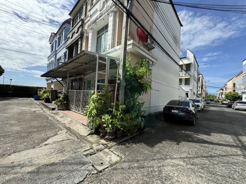 📌 For Sell Town house BAAN KLANG MUANG SRINAKARIN 3-story 3 bedroom 4 bathroom