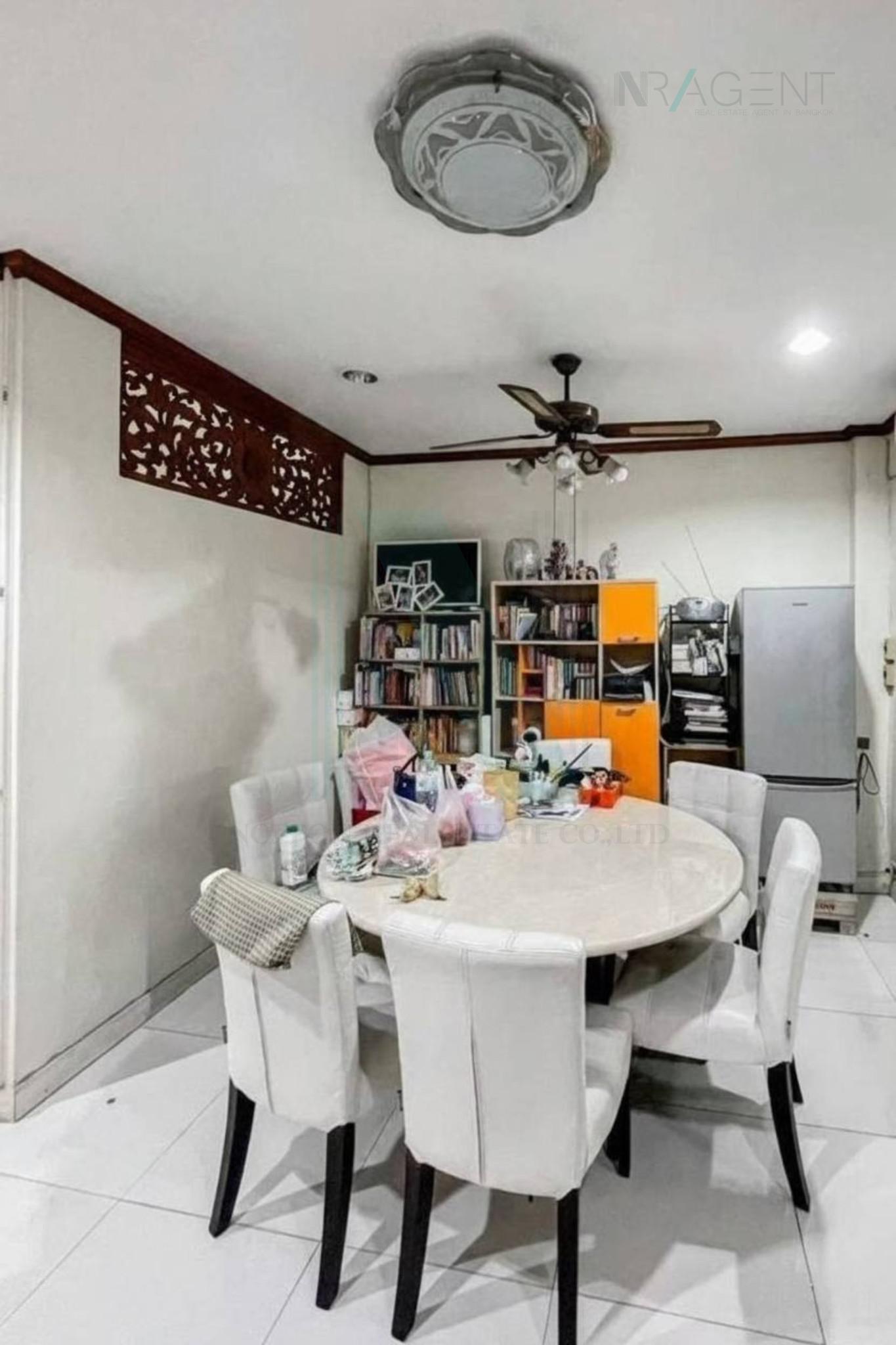 ขายทาวน์โฮม 5 ห้องนอน 180 ตร.ม. 31 ตร.ว. หมู่บ้านศรีไทยวิลล่า