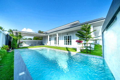 Houses for rent Chonburi : Single house for rent, Natheekarn Park View (4 bedrooms, 4 bathrooms)
