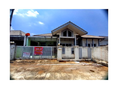 บ้านเดี่ยว วิทยาลัยเทคโนโลยีดอนบอสโกสุราษฎร์ : ที่ดินพร้อมสิ่งปลูกสร้าง 66.5 ตร.วา วิลล่า เมืองสุราษฎร์ธานี สุราษฎร์ธานี 2.4M