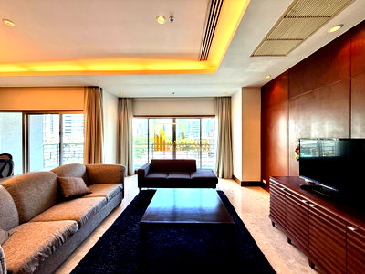 Apartment building for rent BTS Phloen Chit : Impressive 3 Bedroom Apartment For Rent in Ploenchit Area - BR21188AP
