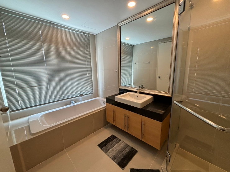 picture FOR RENT | Fullerton Sukhumvit ✨🐱🐶
🏙️ Luxury 2-Bedroom Residence | Spacious 105 sq.m. - 12/25