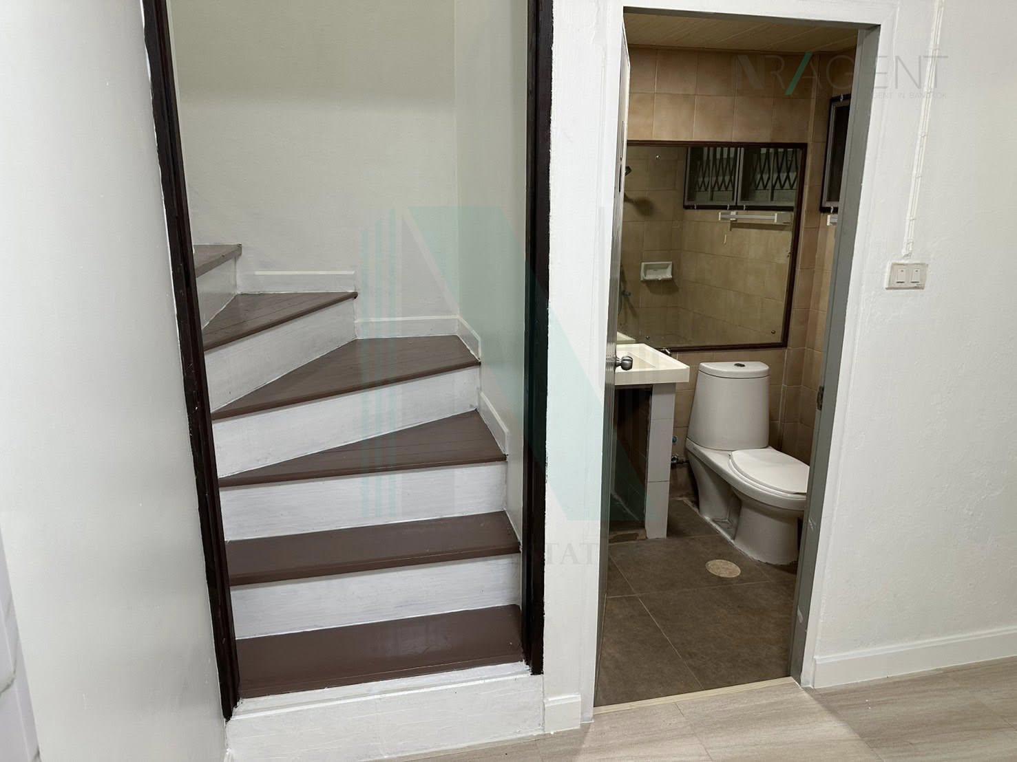 2-bed townhouse for sale, 95 sqm, 17 sq wah, Saranrom