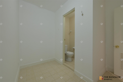 The Privilege of Luxury in an Economic Hub Location Athenee Residence near BTS Phloen Chit