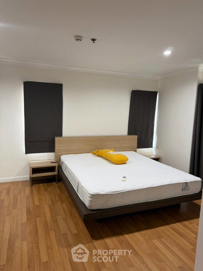 picture 2-BR Condo at Lumpini Place Rama 9–Ratchada near MRT Phra Ram 9 (ID 3205486) - 3/7