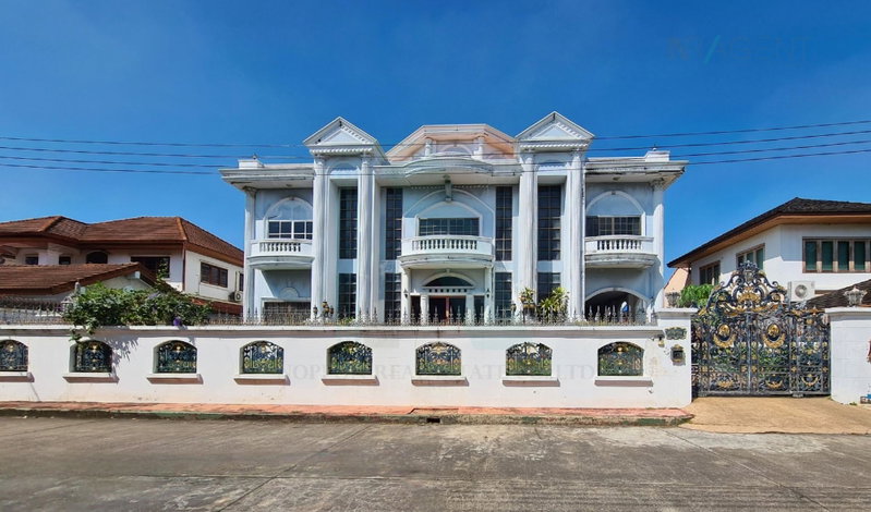 Houses for sale : 📌 For Sell House THANANIWET 3-story 11 bedroom 10 bathroom