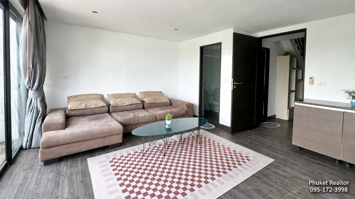 picture Pet-Friendly Duplex for Rent in Boat Avenue | High Ceilings & Private Balcony - 8/9
