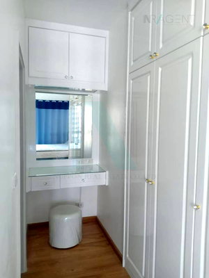 Condos for sale : 📌 For Sell Condo HIVE SATHORN Building 1, Floor 12A,1 bed room, Room size 49 sqm
