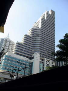 picture Sukhumvit Suites near BTS Nana - 3/3