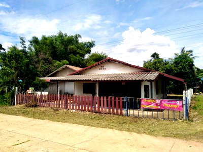 บ้านเดี่ยว ปราสาท สุรินทร์ : ที่ดินพร้อมสิ่งปลูกสร้าง 135 ตร.วา ปราสาท สุรินทร์ 495,000