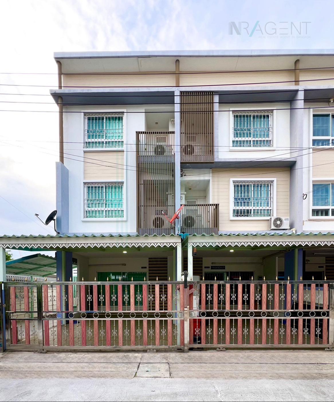 ขายทาวน์โฮม 4 ห้องนอน 176 ตร.ม. 20 ตร.ว. เดอะริช บิซโฮม สุขุมวิท 105
