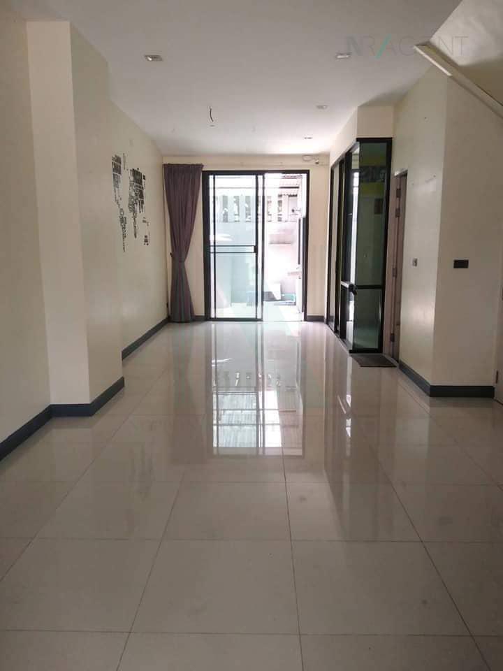 ให้เช่าทาวน์โฮม 3 ห้องนอน 220 ตร.ม. 25 ตร.ว. บล็อก ออฟฟิศ รามอินทรา 39 แยก 26