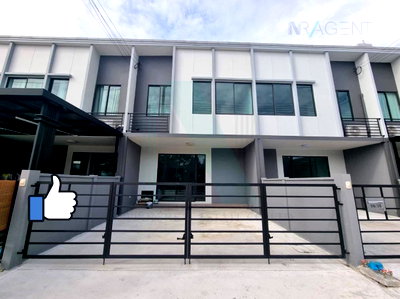 ทาวน์โฮม สมุทรปราการ : 📌 ขายทาวน์เฮาส์ โครงการ พลีโน่ บางนา - อ่อนนุช 2 ชั้น 3 ห้องนอน 2 ห้องน้ำ