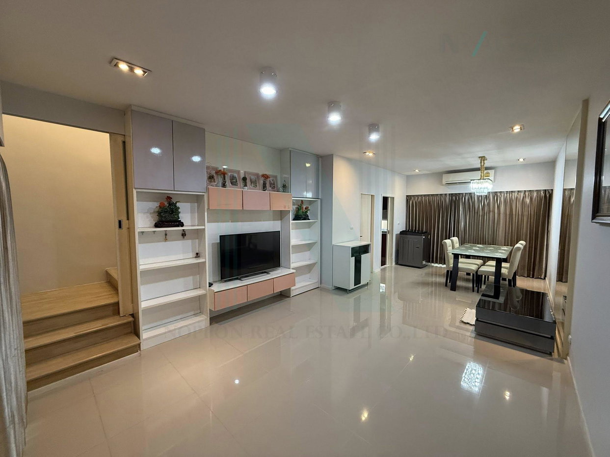 รูป 📌 ให้เช่าทาวน์เฮาส์ 3 ชั้น บ้านกลางเมือง สุขุมวิท 77 3 ห้องนอน 3 ห้องน้ำ - รูปที่ 2/8