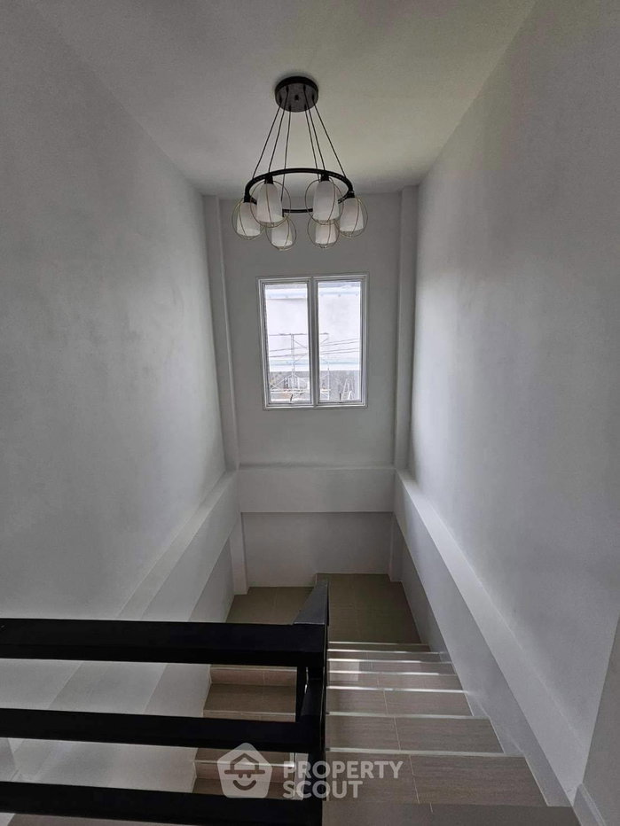 รูป บ้าน 4 ห้องนอน ขนาด 200 ตร.ม. ย่านบางแคเหนือ กรุงเทพฯ (ID 3356522) - รูปที่ 7/18