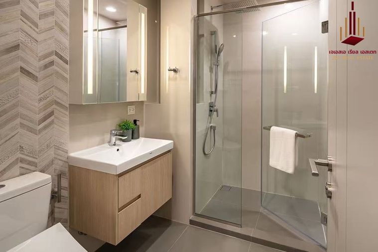 1-bed condo for rent, 27 sqm, OKA HAUS Sukhumvit 36
